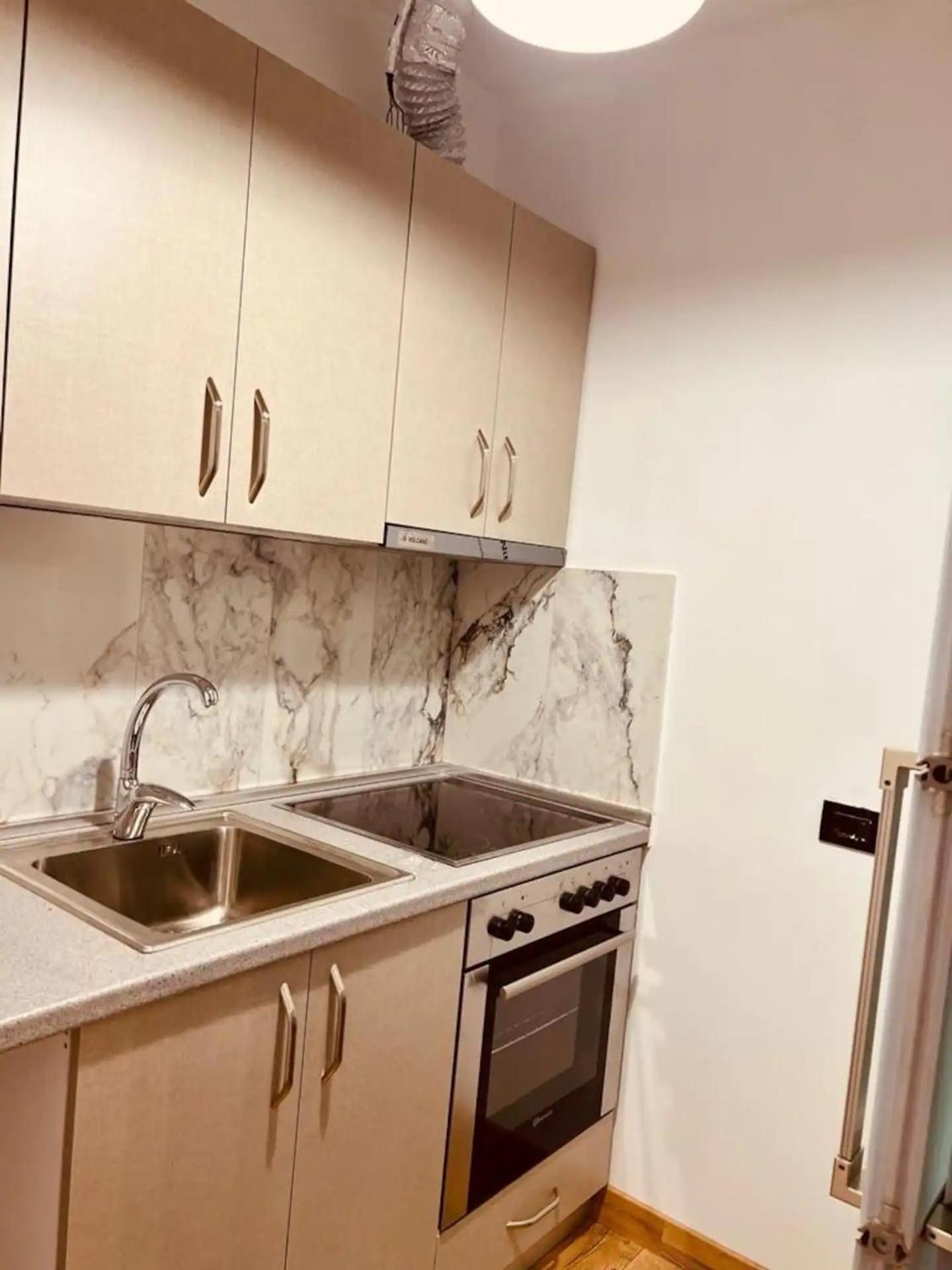 Comfy Studio In City Center 地拉那 外观 照片